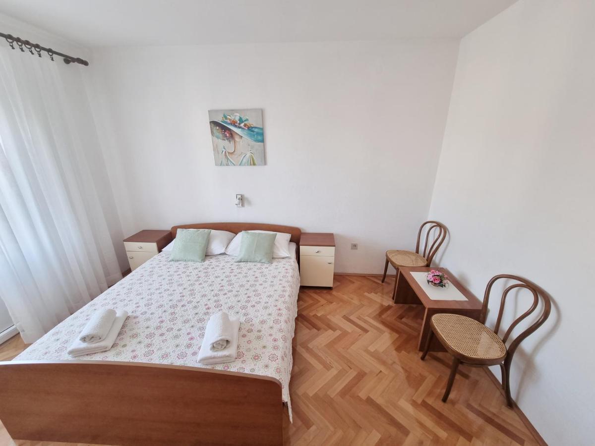 Apartman Bidol Makarska Eksteriør billede